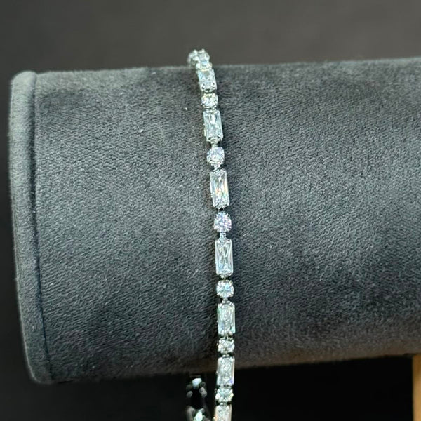 Pulseira Lisa – Folheada a Prata com Zircônias